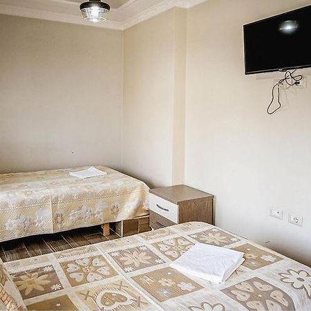 Vila Leo Lux Korce Esterno foto