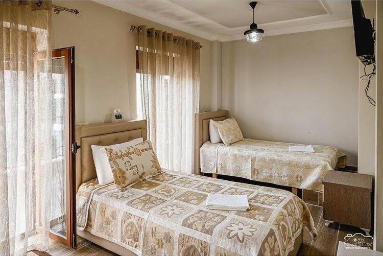 Vila Leo Lux Korce Esterno foto
